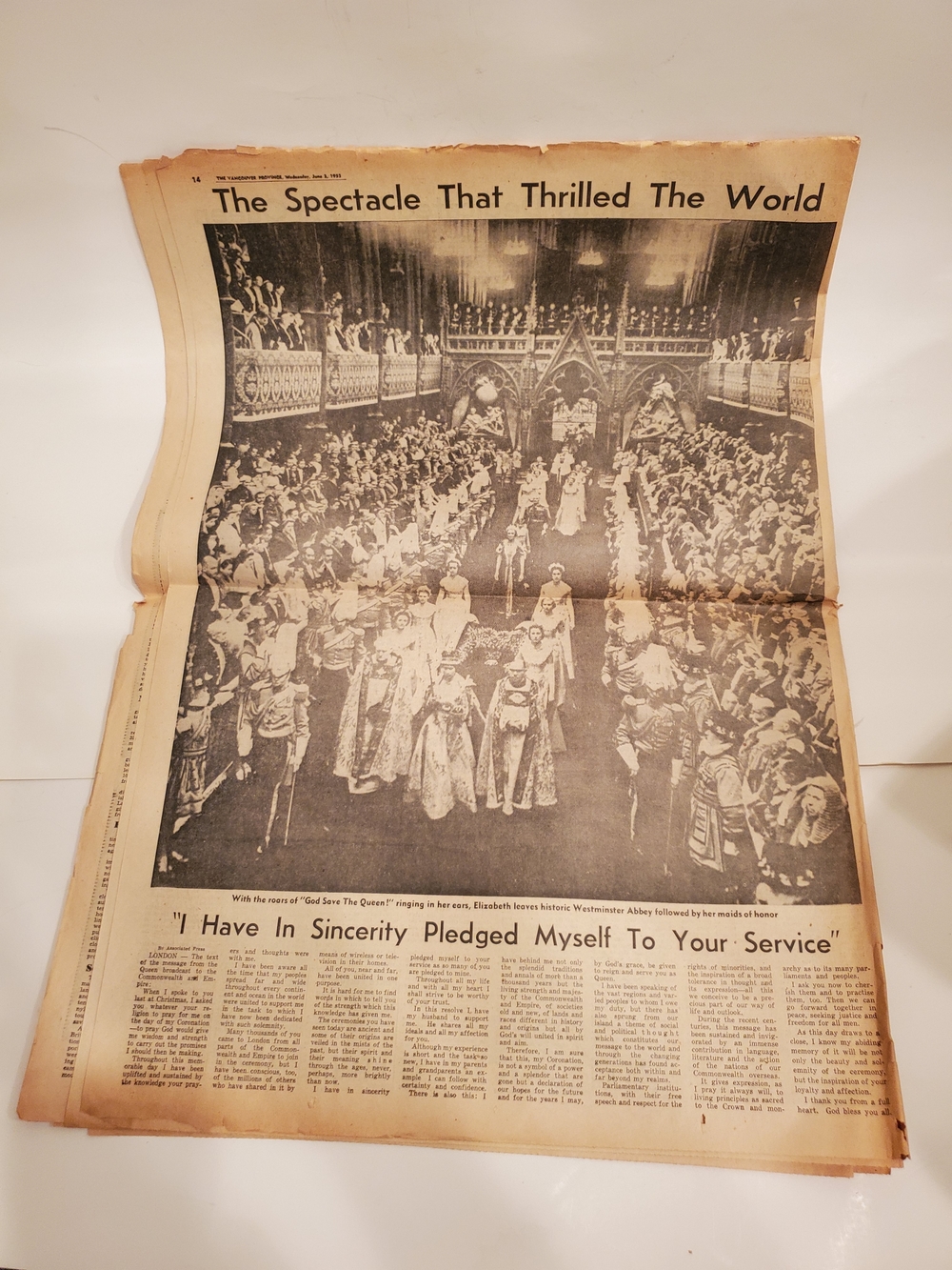 Star Weekly Vintage Newspaper Rare 1953 Cover Featuring Queen in White Gown - Picture 7 of 9